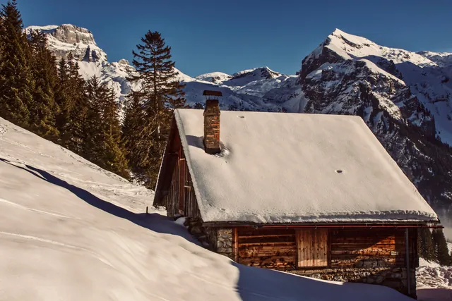 Mountain-hut wine lunch